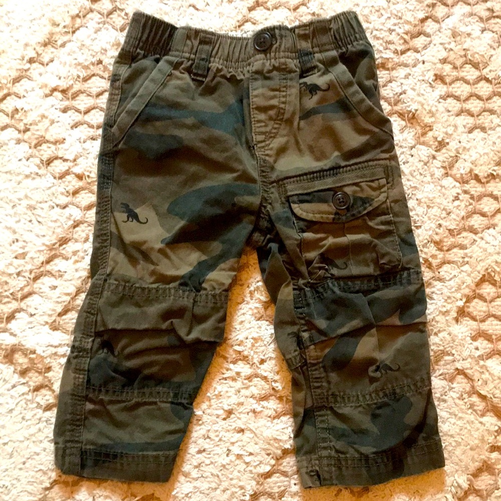 Baby Gap dinosaur camo pants‎ 12-18 mos